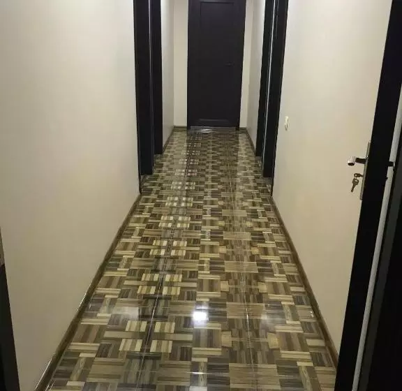 پانسیون Lela's Guest House