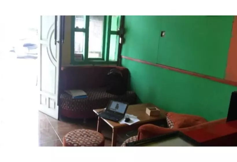 Hotel Caisar Homestay