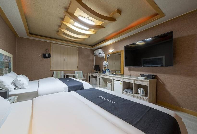 هتل Gongju White Castle