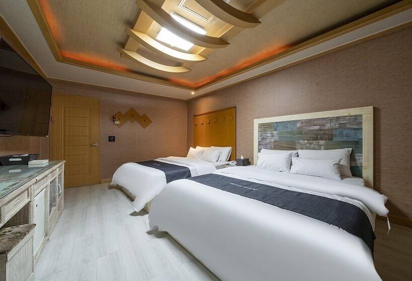 هتل Gongju White Castle