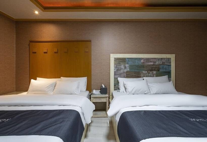 هتل Gongju White Castle