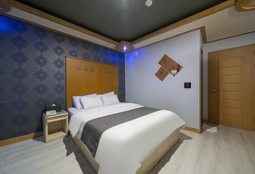 هتل Gongju White Castle