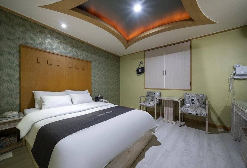 هتل Gongju White Castle