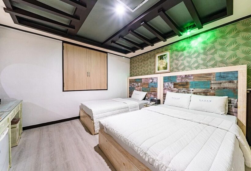 هتل Gongju White Castle