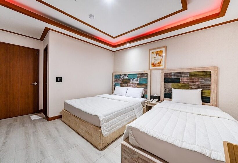 هتل Gongju White Castle