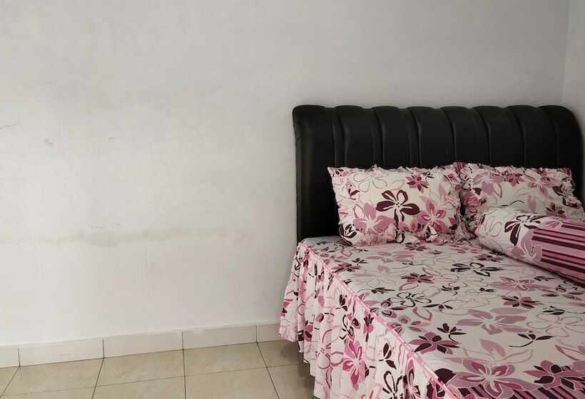 Pensjonat Sederhana's Home