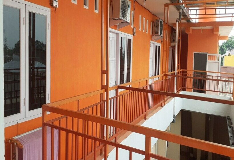 Pensjonat Sederhana's Home