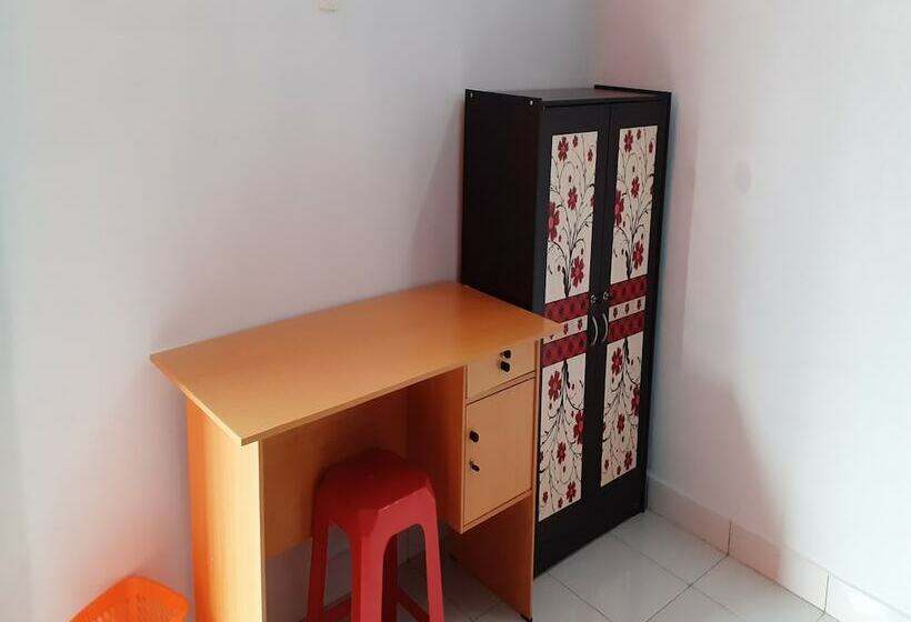 Pensjonat Sederhana's Home