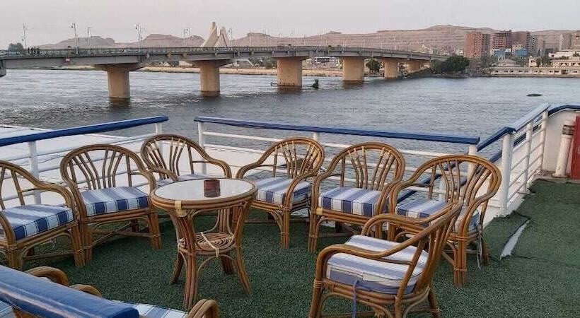 Queen Isis Floating Hotel In Minya