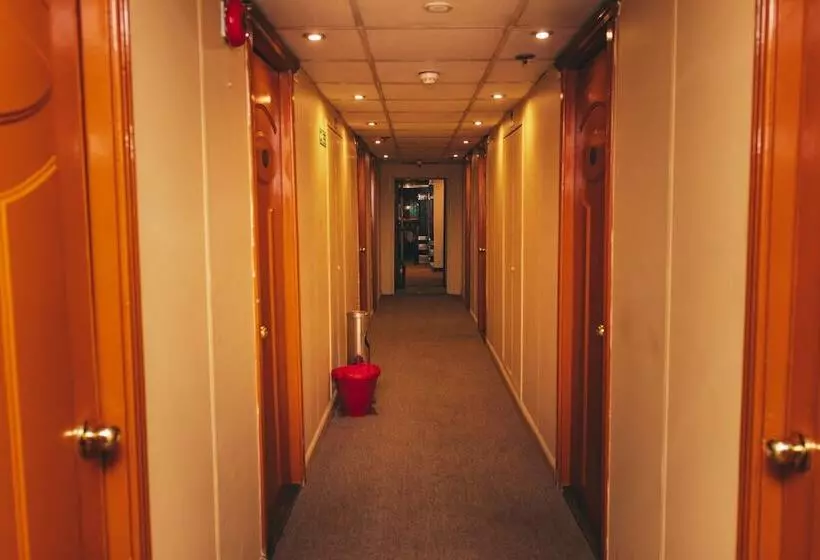 Queen Isis Floating Hotel In Minya