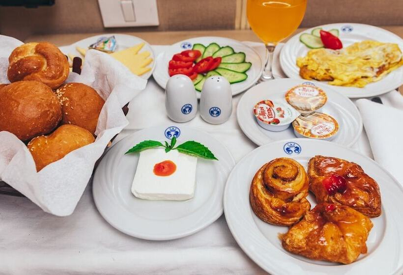 Queen Isis Floating Hotel In Minya