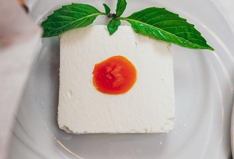 Queen Isis Floating Hotel In Minya