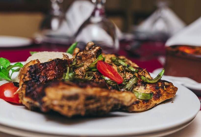 Queen Isis Floating Hotel In Minya