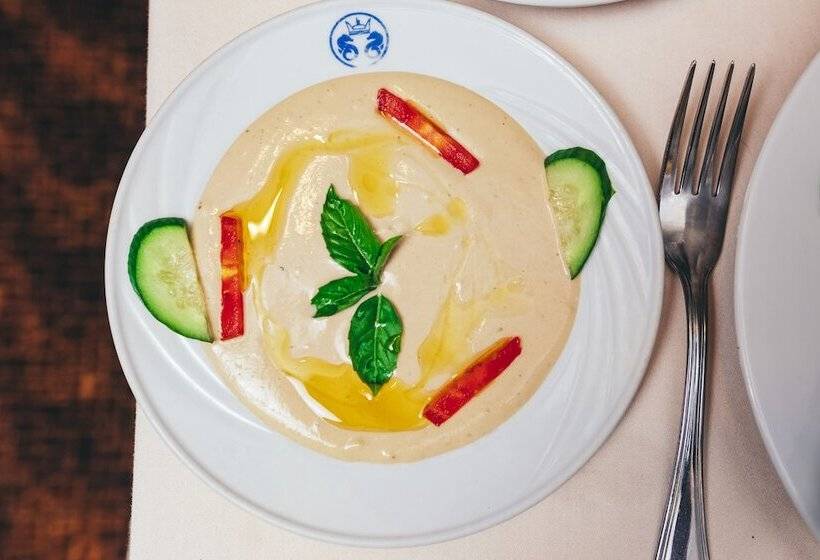 Queen Isis Floating Hotel In Minya