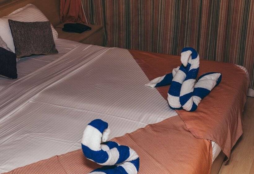 Queen Isis Floating Hotel In Minya