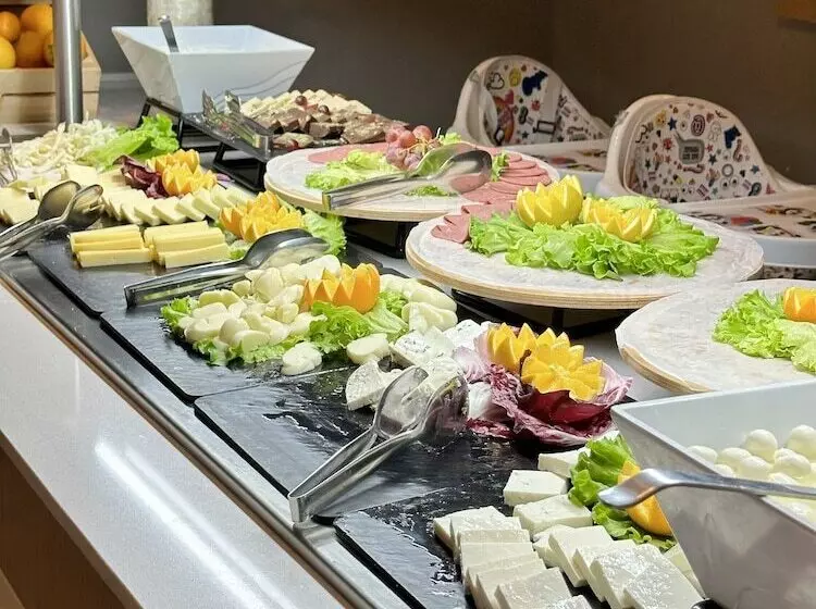 Edition Old City Hotel