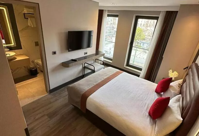 Edition Old City Hotel