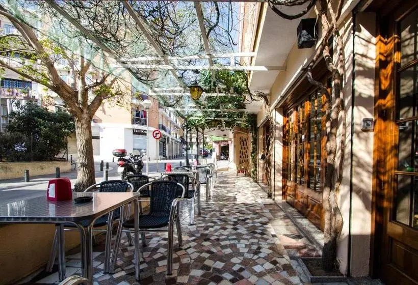 Hostal Lloret
