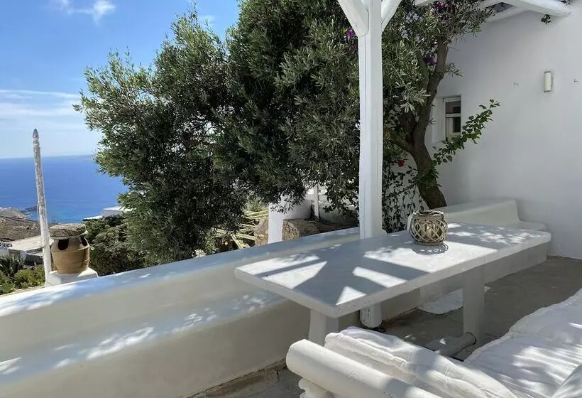 فندق Flaskos Suites And More