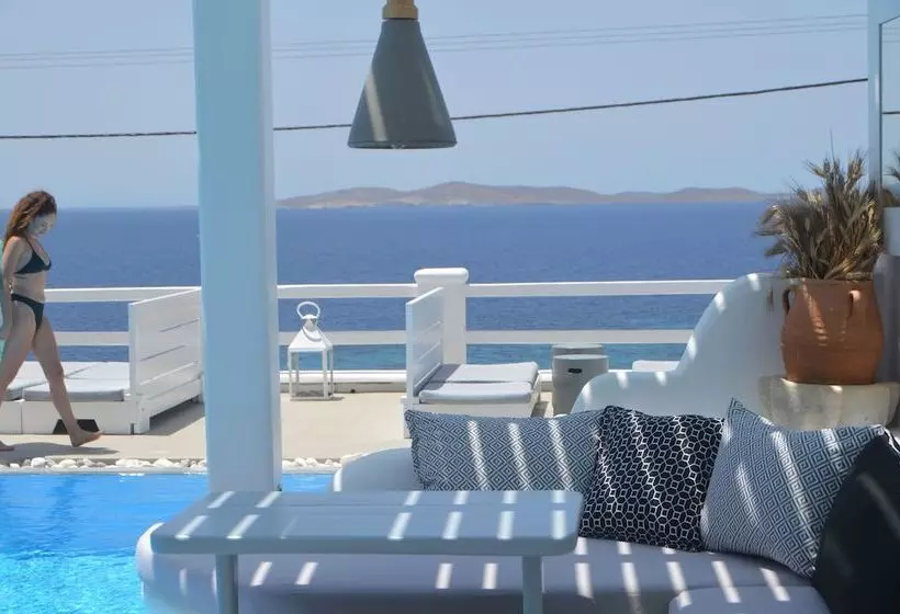 فندق Flaskos Suites And More