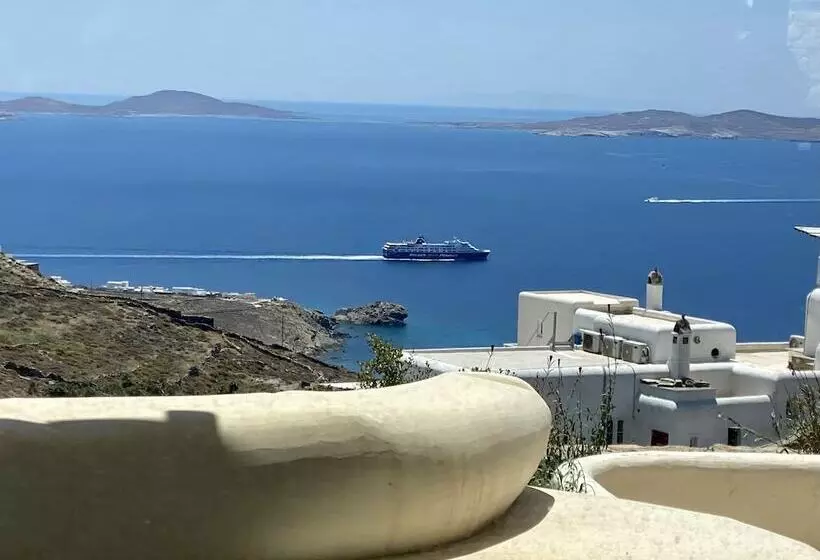 فندق Flaskos Suites And More