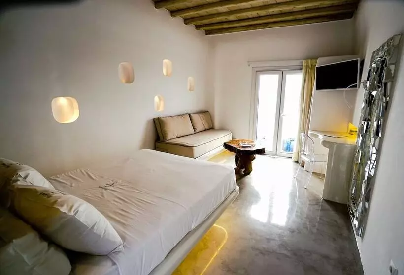 فندق Flaskos Suites And More