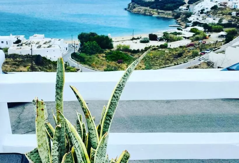 فندق Flaskos Suites And More