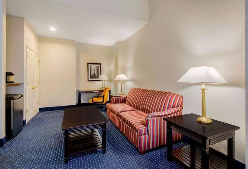 ホテル La Quinta By Wyndham Mt. Laurel Philadelphia