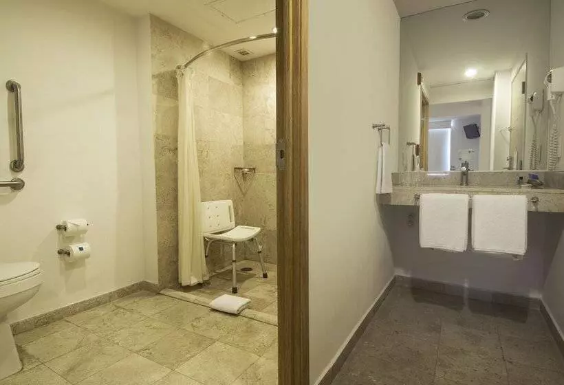 Hotel One Toluca Aeropuerto