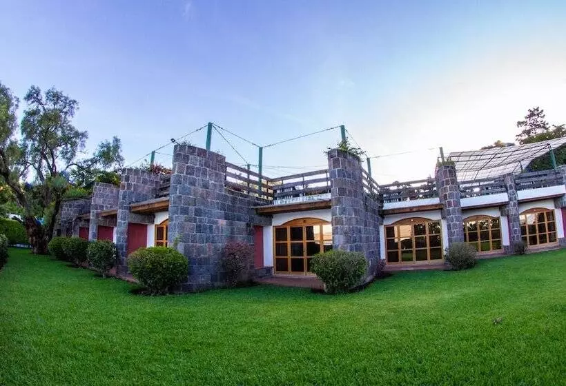 هتل Posada De Don Rodrigo Panajachel