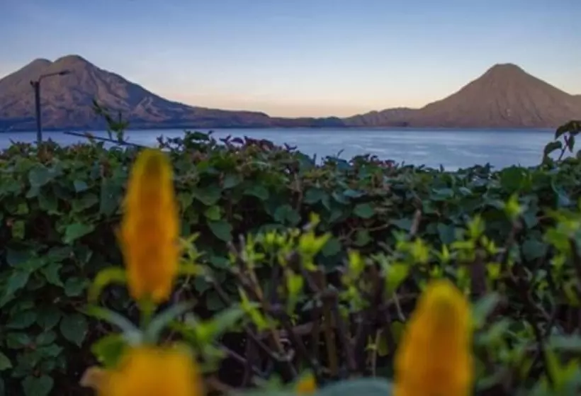 هتل Posada De Don Rodrigo Panajachel