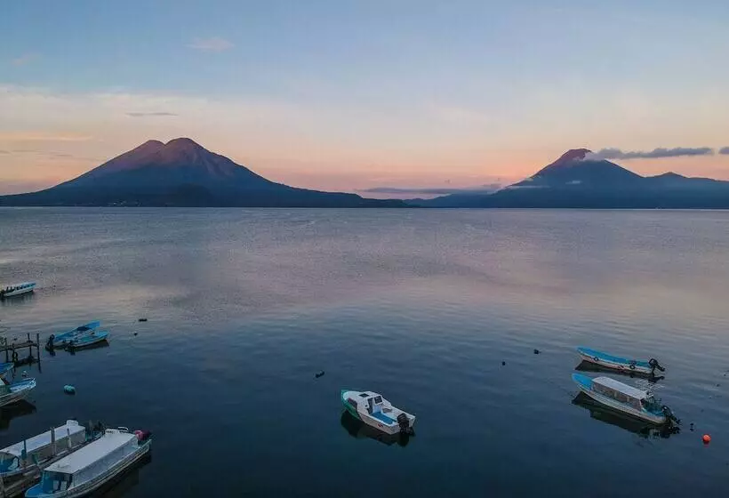 هتل Posada De Don Rodrigo Panajachel