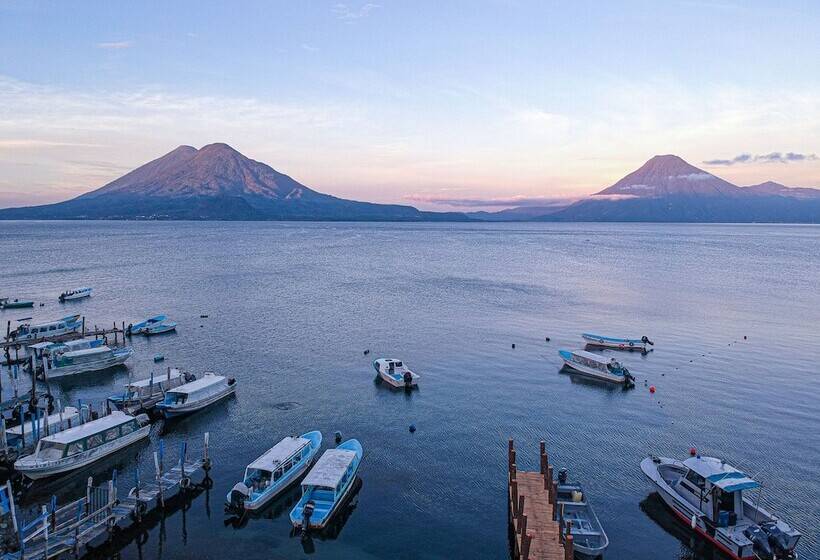 هتل Posada De Don Rodrigo Panajachel