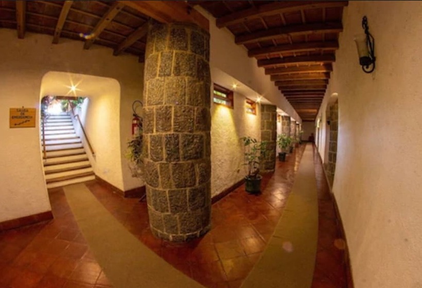 هتل Posada De Don Rodrigo Panajachel