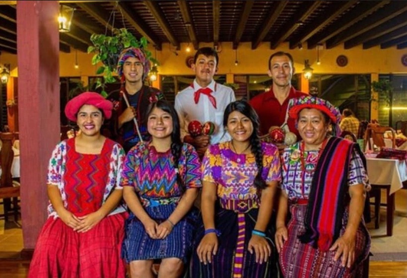 هتل Posada De Don Rodrigo Panajachel