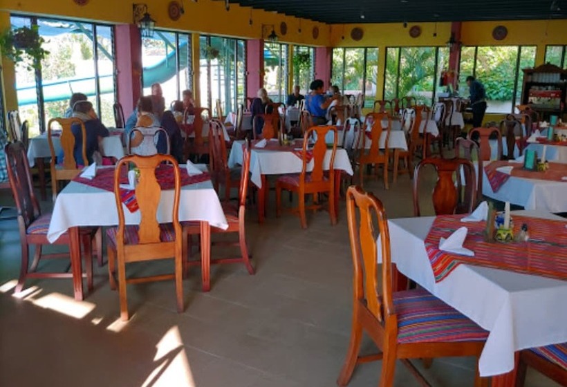 هتل Posada De Don Rodrigo Panajachel