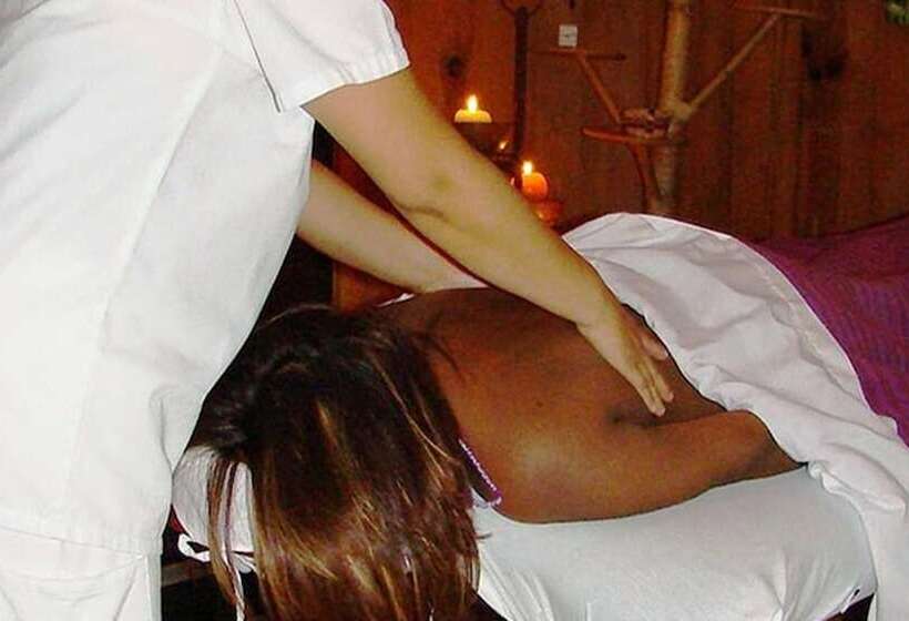 هتل Posada De Don Rodrigo Panajachel