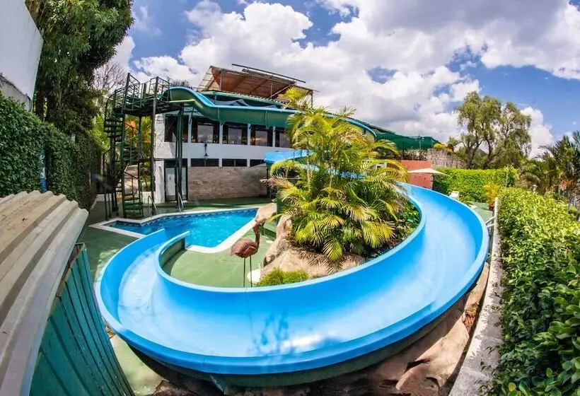 هتل Posada De Don Rodrigo Panajachel