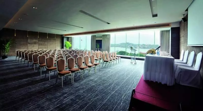 Hotel Swiss Grand Xiamen Harbour View