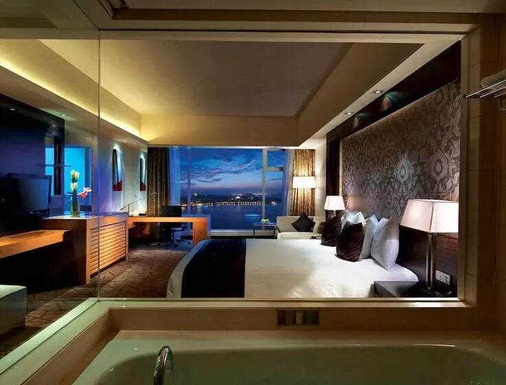 Hotel Swiss Grand Xiamen Harbour View