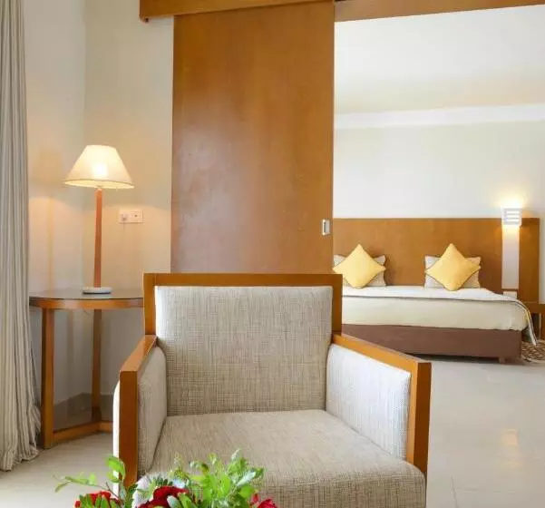 هتل Vincci Helios Beach