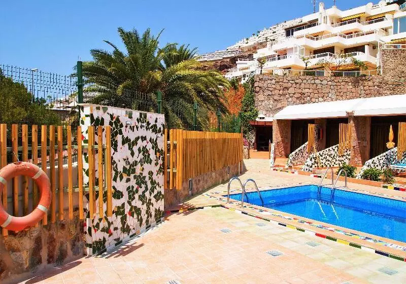 Leticia Del Mar Adults Only