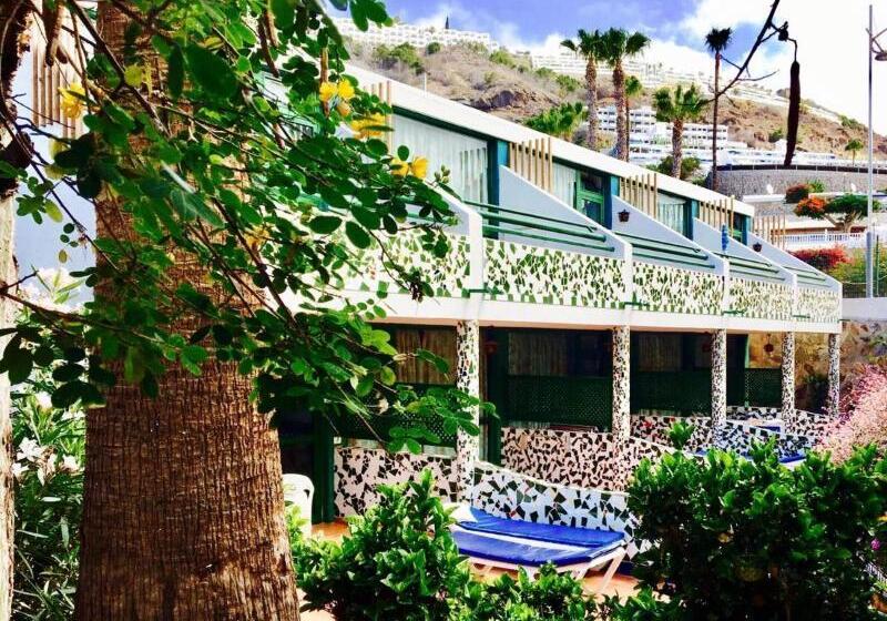 Leticia Del Mar Adults Only