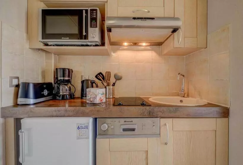 אתר נופש Vacanceole – Le Domaine De Camiole