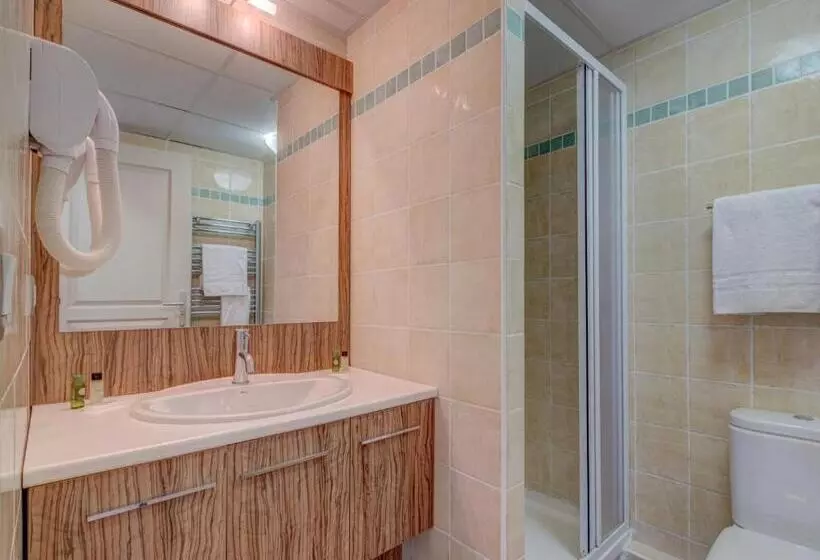 אתר נופש Vacanceole – Le Domaine De Camiole