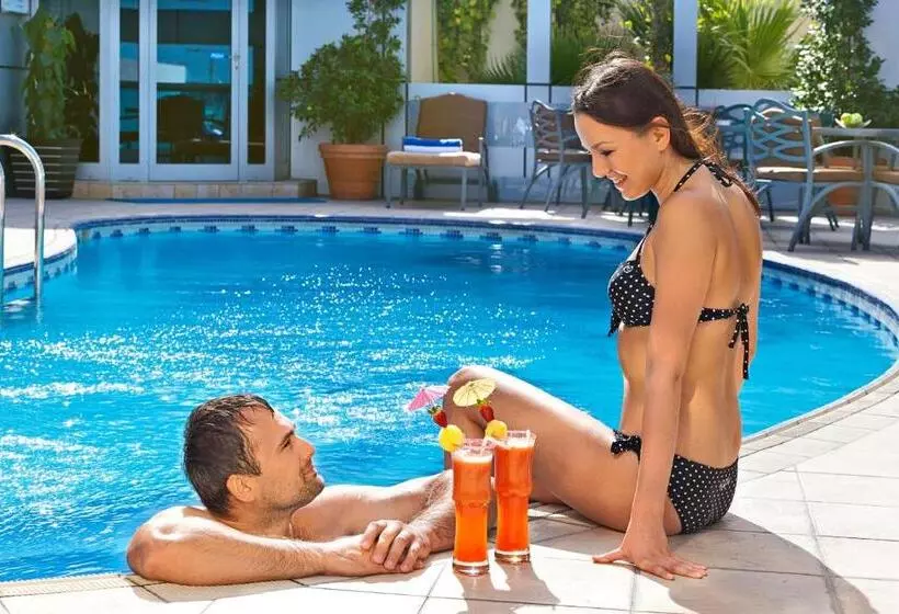 Al Manzel Hotel Apartments