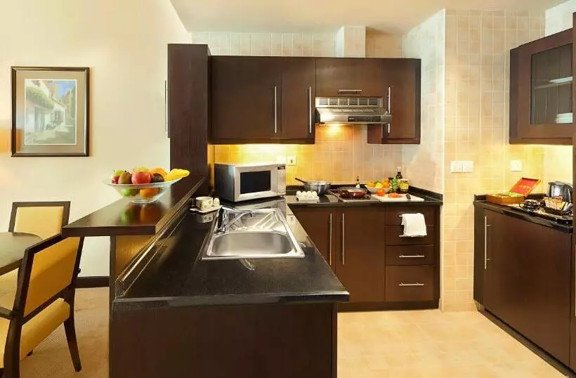 Al Manzel Hotel Apartments