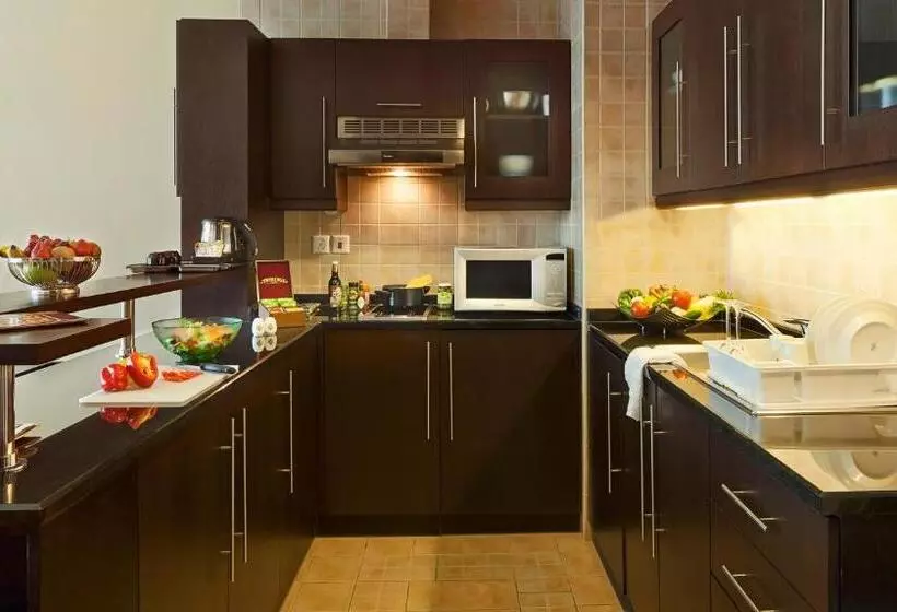 Al Manzel Hotel Apartments