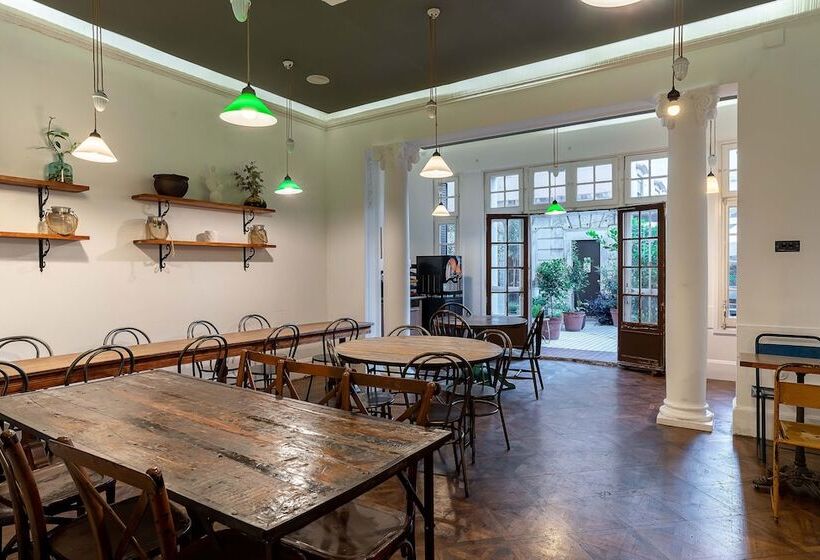 Casa Gracia Barcelona Hostel