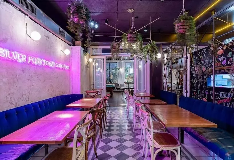 Casa Gracia Barcelona Hostel